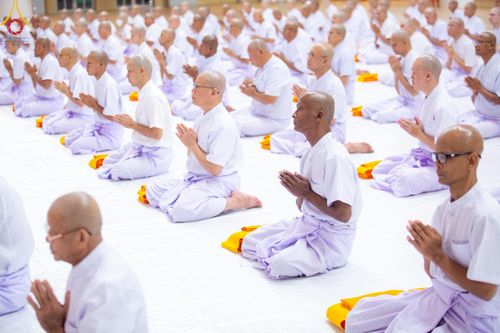 ภาพ No.217202:วันเสาร์ที่ 12 เมษายน พ.ศ. 2568 พิธีบรรพชา พิธีขอศีลและขอนิสสัย พิธีมอบบาตร ในโครงการอุปสมบทหมู่ บูชาธรรมหลวงพ่อธัมมชโย, โครงการธรรมทายาท ระดับอุดมศึกษา รุ่นที่ 52 ,  โครงการบวชพระนานาชาติ AEC & WAB CEO รุ่นที่ 4 ณ วัดพระธรรมกาย