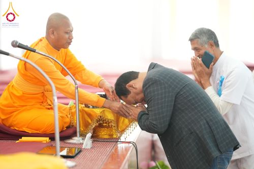 ภาพ No.130735:พิธีตักบาตรฉลองสามเณรใหม่ ในโครงการบรรพชา 1,250 รูป ณ แดนประสูติ สวนลุมพินี ประเทศเนปาล วันที่ 10 มีนาคม พ.ศ. 2567