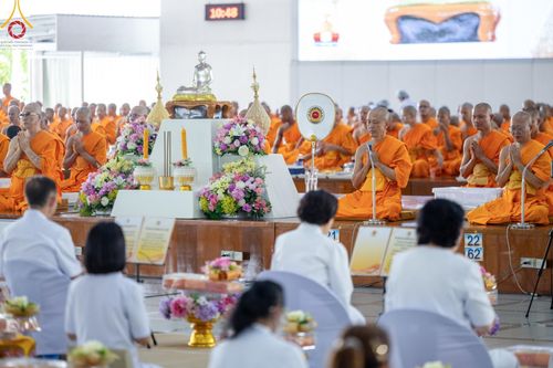 ภาพ No.162142:พิธีถวายภัตตาหารเมนูสวรรค์ เนื่องในวันออกพรรษา (ขึ้น 15 ค่ำ เดือน 11) วันพฤหัสบดีที่ 17 ตุลาคม พ.ศ. 2567 ณ หอฉันคุณยายอาจารย์ฯ วัดพระธรรมกาย