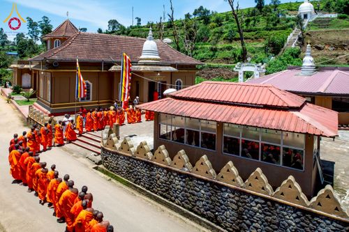 ภาพ No.225663:วันที่ 5 พฤษภาคม พ.ศ. 2568 พิธีบิณฑบาตรอบเมืองนูวราอิลิย่า ฉลองเทศกาลวิสาขบูชา แห่งชาติประเทศศรีลังกา