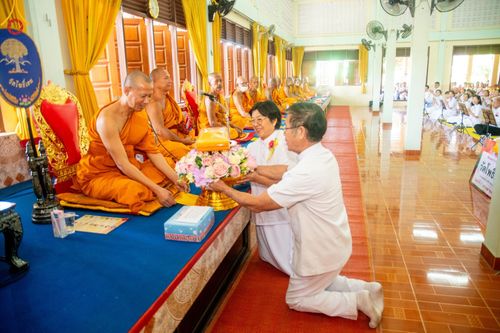 ภาพ No.196838:พิธีทอดผ้าป่าทำนุบำรุงศาสนสถาน ณ วัดโพธิ์เอน ต.บางขุนกอง อ.บางกรวย จ.นนทบุรี ในโครงการธรรมยาตรา กตัญญูบูชา มหาปูชนียาจารย์ พระมงคลเทพมุนี(สด จนฺทสโร) พระผู้ปราบมาร อนุสรณ์สถาน 7 แห่ง ปีที่ 13 วันที่ 17 มกราคม พ.ศ. 2568