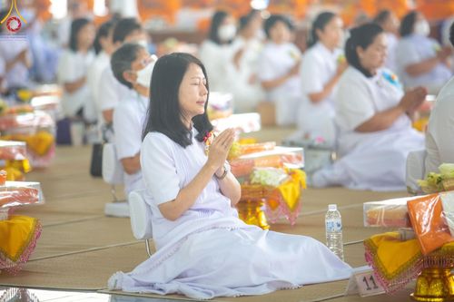 ภาพ No.205692:พิธีสวดพระพุทธมนต์ และถวายภัตตาหารเมนูสวรรค์แด่พระภิกษุ สามเณร วันจันทร์ที่ 3 กุมภาพันธ์ พ.ศ. 2568 ณ หอฉันคุณยายอาจารย์ฯ วัดพระธรรมกาย