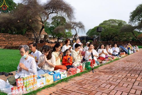 ภาพ No.138536:พิธีตักบาตร วัดราชบูรณะ จ.พระนครศรีอยุธยา วันที่ 25 พฤษภาคม พ.ศ.2567