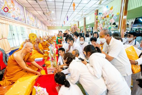 ภาพ No.195703:พิธีทอดผ้าป่าทำนุบำรุงศาสนสถาน ณ วัดคู้สลอดวุฒิโสภณ ต.คู้สลอด อ.ลาดบัวหลวง จ.พระนครศรีอยุธยา ในโครงการธรรมยาตรา กตัญญูบูชา มหาปูชนียาจารย์ พระมงคลเทพมุนี(สด จนฺทสโร) พระผู้ปราบมาร อนุสรณ์สถาน 7 แห่ง ปีที่ 13 วันที่ 13 มกราคม พ.ศ. 2568