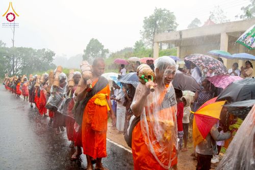 ภาพ No.226260:วันที่ 7-10 พฤษภาคม พ.ศ. 2568 โครงการเดินธรรมยาตรา สยาม-ลังกา ธรรมยาตรา ฉลองเทศกาลวิสาขบูชาแห่งชาติ ศรีลังกา บูชาธรรม 81 ปี หลวงพ่อธัมมชโย เมืองนูวราอิลิยา ประเทศศรีลังกา