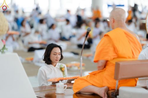 ภาพ No.151990:พิธีบุพเปตพลี ครั้งที่ 155 ร่วมอุทิศบุญแด่หมู่ญาติที่ล่วงลับไปแล้ว และสืบทอดอายุพระพุทธศาสนา วันจันทร์ที่ 2 กันยายน พ.ศ. 2567 (วันพระ แรม 14 ค่ำ เดือน 9) ณ หอฉันคุณยายอาจารย์ฯ วัดพระธรรมกาย