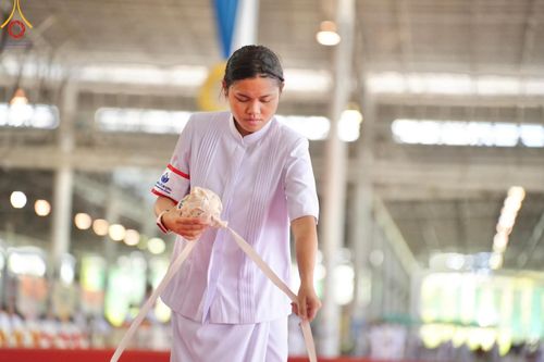 ภาพ No.134584:V.35 เพื่อบุญต้นเดือน การรับบุญของเจ้าหน้าที่หน่วยงานต่างๆ เพื่องานบุญวันอาทิตย์ต้นเดือน ณ วัดพระธรรมกาย วันที่ 7 เมษายน พ.ศ. 2567