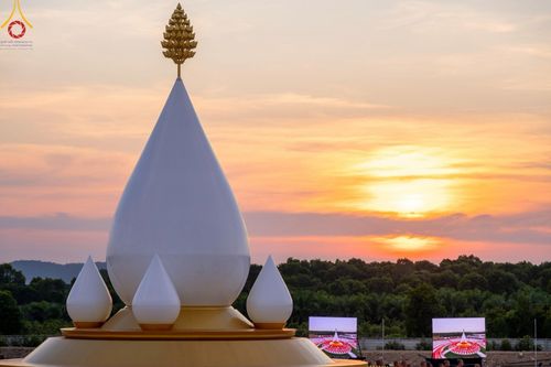 ภาพ No.211639:วันอาทิตย์ที่ 16 มีนาคม พ.ศ. 2568 พิธีอัญเชิญพระบรมสารีริกธาตุ ประดิษฐาน ณ ปทุมเจดีย์ ศูนย์อบรมเยาวชนปัตตานี