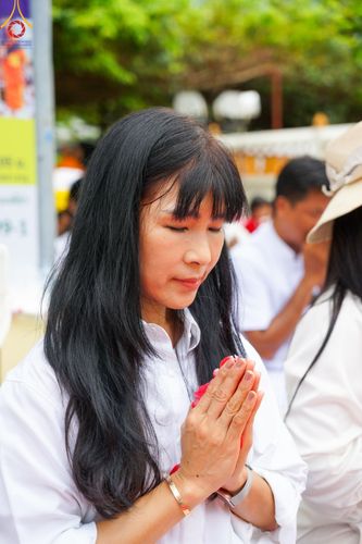 ภาพ No.128207:พิธีอัญเชิญพระบรมสารีริกธาตุ " ใจกลางเมืองนครหาดใหญ่ " เพื่อประดิษฐาน ณ มหารัตนเจดีย์สิริปทุมสวรรค์ (เจดีย์อริยพุทธะ 5 พระองค์) ศูนย์ปฏิบัติธรรมภาคใต้ อ.บางกล่ำ จ.สงขลา  วันที่ 9 มีนาคม พ.ศ.2567 (ชุดที่ 1)