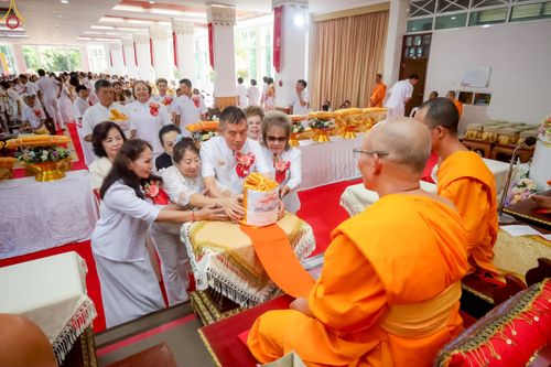 ภาพ No.260298:วันที่ 18 ตุลาคม พ.ศ. 2568 พิธีทอดกฐินสามัคคีทั่วไทย 30,000 วัด โดยคณะศิษยานุศิษย์ บูชาธรรม 81 ปี หลวงพ่อธัมมชโย ณ วัดกิ่วลม ต.บ่อหลวง อ.ฮอด จ.เชียงใหม่