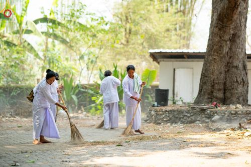 ภาพ No.140344:Photo Story มหัศจรรย์วัดดงดินแดง  EP.8  ภาพการเตรียมงาน การปฎิบัติงาน ของเหล่าผู้ทุ่มเทและเสียสละ เพื่อความสำเร็จของความมหัศจรรย์ ณ วัดดงดินแดง ต.ม่อนจอง อ.อมก๋อย จ.เชียงใหม่ วันที่ 1-7 เมษายน พ.ศ. 2567