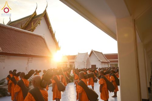 ภาพ No.197070:พระธรรมยาตราปฏิบัติธรรม และถ่ายภาพหมู่ประวัติศาสตร์ ณ วัดโบสถ์(บน) ตำบลบางคูเวียง อำเภอบางกรวย จังหวัดนนทบุรี ในโครงการธรรมยาตรา กตัญญูบูชา มหาปูชนียาจารย์ พระมงคลเทพมุนี(สด จนฺทสโร) พระผู้ปราบมาร อนุสรณ์สถาน 7 แห่ง ปีที่ 13 วันที่ 18 มกราคม พ.ศ. 2568