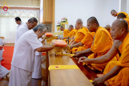 ภาพ No.252770:วันที่ 12 ตุลาคม พ.ศ. 2568 พิธีทอดกฐินครบรอบ 12 ปี เพื่อสร้างถนนธรรมวิถี ณ ศูนย์ปฏิบัติธรรมนครราชสีมา