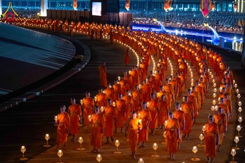 ภาพ No.312257:วันอังคารที่ 3 มีนาคม พ.ศ.2569 พิธีเวียนประทักษิณและจุดมาฆประทีป (ภาพชุดที่ 2) ณ ลานธรรมพระมหาธรรมกายเจดีย์ วัดพระธรรมกาย