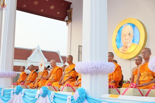 ภาพ No.297759:วันที่ 18 มกราคม พ.ศ. 2569 พิธีตักบาตรพระธรรมยาตรา ณ วัดโบสถ์บน ต.บางคูเวียง จ.นนทบุรี อนุสรณ์สถานลำดับที่ 4 สถานที่เกิดด้วยกายธรรม ในโครงการธรรมยาตรา กตัญญูบูชา มหาปูชนียาจารย์ พระมงคลเทพมุนี(สด จนฺทสโร) พระผู้ปราบมาร อนุสรณ์สถาน 7 แห่ง ปีที่ 14