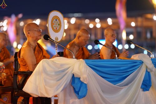 ภาพ No.324159:วันที่ 22 เมษายน พ.ศ.2569 (วันคุ้มครองโลก) พิธีถวายมหาสังฆทาน 40,000 กว่าวัดทั่วประเทศ ณ ลานธรรม พระมหาธรรมกายเจดีย์ วัดพระธรรมกาย