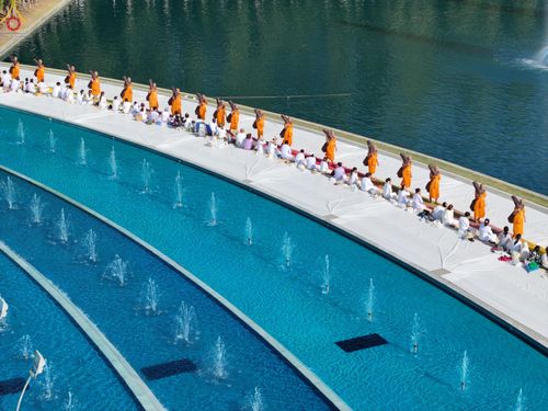 ภาพ No.279558:วันที่ 2 มกราคม พ.ศ.2569 พิธีต้อนรับพระธรรมยาตรา ครั้งที่ 1 ณ วัดพระธรรมกาย (วิหารหลวงปู่ - พระมหาธรรมกายเจดีย์)