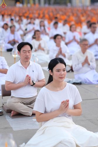 ภาพ No.307577:วันที่ 31 มกราคม พ.ศ. 2569 พิธีจุดประทีปธรรมถวายเป็นพุทธบูชา  และบูชาธรรมมหาปูชนียาจารย์ (ภาพชุดที่ 2) ณ วัดพระธรรมกาย ปทุมธานี ในโครงการธรรมยาตรา กตัญญูบูชา มหาปูชนียาจารย์ พระมงคลเทพมุนี(สด จนฺทสโร) พระผู้ปราบมาร อนุสรณ์สถาน 7 แห่ง ปีที่ 14