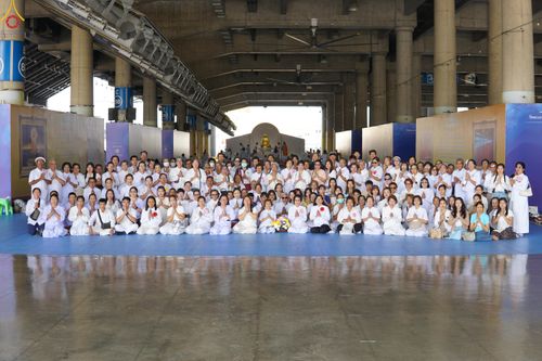 ภาพ No.303997:วันที่ 25 มกราคม พ.ศ. 2569 พิธีต้อนรับพระธรรมยาตรา  รร.สามัคคีราษฏร์บำรุง-วัดพระธรรมกาย ในโครงการธรรมยาตรา กตัญญูบูชา มหาปูชนียาจารย์ พระมงคลเทพมุนี(สด จนฺทสโร) พระผู้ปราบมาร อนุสรณ์สถาน 7 แห่ง ปีที่ 14