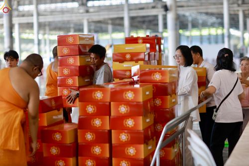 ภาพ No.320554:วันที่ 10 เมษายน พ.ศ.2569 การเตรียมกล่องไทยธรรม เพื่องานถวายมหาสังฆทาน 40,000 กว่าวัดทั่วประเทศ วันคุ้มครองโลก 22 เมษายน พ.ศ.2569 วัดพระธรรมกาย