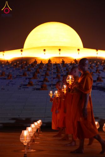 ภาพ No.312271:วันอังคารที่ 3 มีนาคม พ.ศ.2569 พิธีเวียนประทักษิณและจุดมาฆประทีป (ภาพชุดที่ 2) ณ ลานธรรมพระมหาธรรมกายเจดีย์ วัดพระธรรมกาย