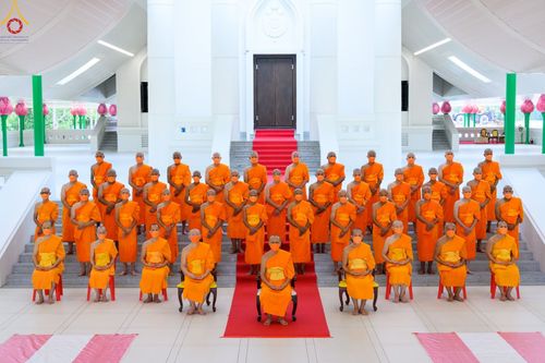 ภาพ No.51106:ประมวลภาพพิธีบรรพชาอุปสมบท โครงการบรรพชาอุปสมบทหมู่ รุ่นวันครูวิชชาธรรมกาย ปีพุทธศักราช 2565