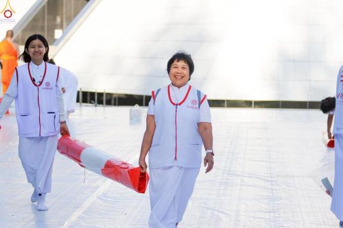 ภาพ No.300560:ภาพเบื้องหลังอาสาสมัครรวมใจ ชุดที่ 3 ในโครงการธรรมยาตรา กตัญญูบูชา มหาปูชนียาจารย์ พระมงคลเทพมุนี(สด จนฺทสโร) พระผู้ปราบมาร อนุสรณ์สถาน 7 แห่ง ปีที่ 14