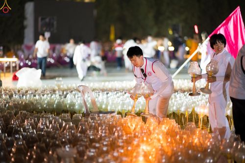 ภาพ No.306654:ภาพเบื้องหลังอาสาสมัครรวมใจ ชุดที่ 5 ในโครงการธรรมยาตรา กตัญญูบูชา มหาปูชนียาจารย์ พระมงคลเทพมุนี(สด จนฺทสโร) พระผู้ปราบมาร อนุสรณ์สถาน 7 แห่ง ปีที่ 14