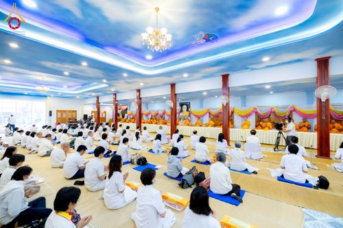 ภาพ No.294922:วันที่ 15 มกราคม พ.ศ. 2569 พิธีถวายภัตตาหารเป็นสังฆทาน แด่พระธรรมยาตรา ณ วัดโบสถ์บน ต.บางคูเวียง จ.นนทบุรี อนุสรณ์สถานลำดับที่ 4 สถานที่เกิดด้วยกายธรรม ในโครงการธรรมยาตรา กตัญญูบูชา มหาปูชนียาจารย์ พระมงคลเทพมุนี(สด จนฺทสโร) พระผู้ปราบมาร อนุสรณ์สถาน 7 แ