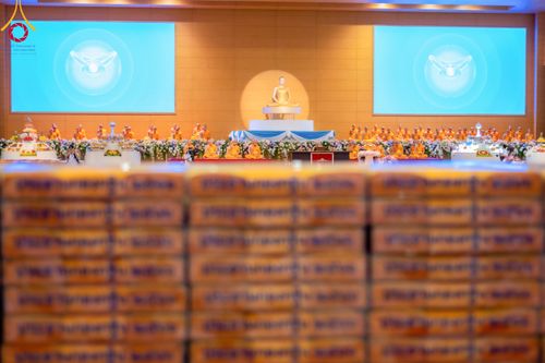 ภาพ No.92353:พิธีทอดกฐินธรรมชัยเพื่อสร้างอาคาร 115 ปี คุณยายอาจารย์มหารัตนอุบาสิกาจันทร์ ขนนกยูง อาทิตย์ต้นเดือนที่ 5 พฤศจิกายน พ.ศ. 2566 ณ วัดพระธรรมกาย จ.ปทุมธานี