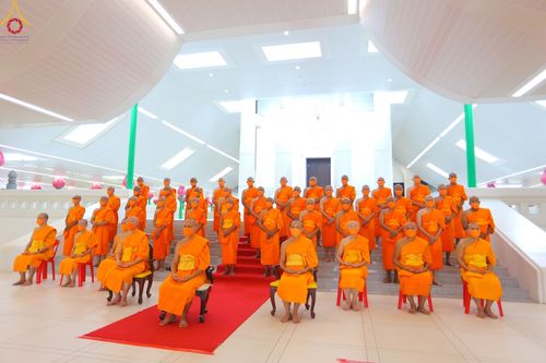 ภาพ No.51110:ประมวลภาพพิธีบรรพชาอุปสมบท โครงการบรรพชาอุปสมบทหมู่ รุ่นวันครูวิชชาธรรมกาย ปีพุทธศักราช 2565