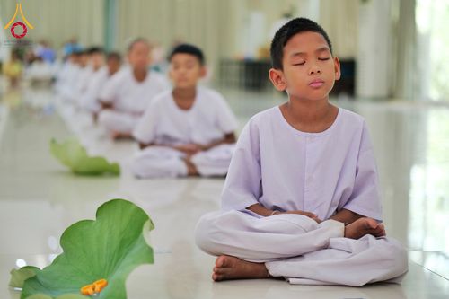 ภาพ No.319868:วันเสาร์ที่ 4 เมษายน พ.ศ.2569 พิธีตัดปอยผมและปลงผม พิธีขอขมาผู้ปกครองและมอบผ้าไตร พิธีบรรพชาและถวายบาตร ณ ศูนย์ปฏิบัติธรรมและศูนย์อบรมเยาวชนเพชรบุรี  ต.ท่าแลง อ.ท่ายาง จ.เพชรบุรี