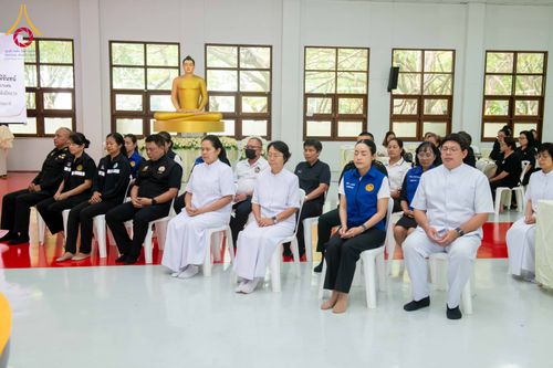 ภาพ No.327432:วันศุกร์ที่ 1 พฤษภาคม พ.ศ. 2569 รวมใจพสกนิกรชาวอำเภอคลองหลวง ประดิษฐ์ดอกไม้จันทน์ เพื่อใช้ในพิธีถวายดอกไม้จันทน์ในงานพระราชพิธีถวายพระเพลิงพระบรมศพ สมเด็จพระนางเจ้าสิริกิติ์ พระบรมราชินีนาถ พระบรมราชชนนีพันปีหลวง ณ วัดพระธรรมกาย