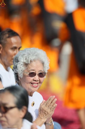 ภาพ No.287743:วันที่ 3 มกราคม พ.ศ. 2569 พิธีต้อนรับพระธรรมยาตรา ครั้งที่ 2 (ภาพชุดที่ 2) ในโครงการธรรมยาตรา กตัญญูบูชา มหาปูชนียาจารย์ พระมงคลเทพมุนี(สด จนฺทสโร) พระผู้ปราบมาร อนุสรณ์สถาน 7 แห่ง ปีที่ 14 ณ อนุสรณ์สถานมหาวิหารพระมงคลเทพมุนี (โลตัสแลนด์) อ.สองพี่น้อง จ.