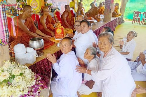 ภาพ No.281983:วันที่ 2 พฤศจิกายน พ.ศ. 2568  พิธีทอดกฐินสามัคคีทั่วไทย 30,000 วัด  โดยคณะศิษยานุศิษย์ บูชาธรรม 81 ปี  หลวงพ่อธัมมชโย ณ วัดสวนธรรมวังเกาะแก้ว อ.โนนดินแดง จ. บุรีรัมย์