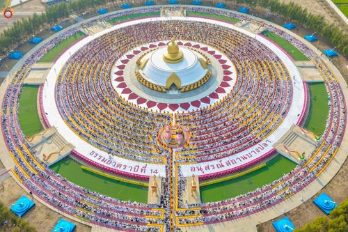 ภาพ No.299682:วันที่ 18 มกราคม พ.ศ. 2569 พิธีต้อนรับพระธรรมยาตรา (ภาพชุดที่ 2) ณ อนุสรณ์สถานลำดับที่ 5  สถานที่เผยแผ่วิชชาธรรมกายครั้งแรก อนุสรณ์สถานบางปลา วัดบางปลา อำเภอบางเลน จังหวัดนครปฐม ในโครงการธรรมยาตรา กตัญญูบูชา มหาปูชนียาจารย์ พระมงคลเทพมุนี(สด จนฺทสโร) พระ