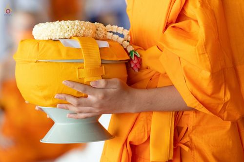 ภาพ No.44429:ประมวลภาพพิธีบรรพชา และพิธีถวายบาตร โครงการบวชภาคฤดูร้อน พ.ศ. 2565