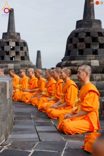 ภาพ No.280100:วันที่ 31 ธันวาคม พ.ศ. 2568 เดินธรรมยาตราที่บรมพุทธโธ อินโดนีเซีย