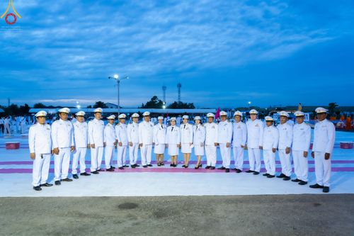 ภาพ No.49593:ประมวลภาพพิธีตักบาตรพระสงฆ์ 1,091 รูป เนื่องในวันแม่แห่งชาติ ณ ตลาดจัมโบ้ ชุดที่ 2