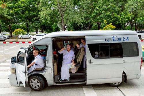 ภาพ No.242904:วันที่ 29-31 สิงหาคม พ.ศ. 2568 องค์กรภาคีเครือข่าย “บวร” (บ้าน-วัด-โรงเรียน-ราชการ) อ.คลองหลวง จัดบวชอุบาสิกาแก้ว ถวายพระราชกุศลแด่สมเด็จพระพันปีหลวง - กตัญญูบูชาแด่ผู้มีพระคุณ