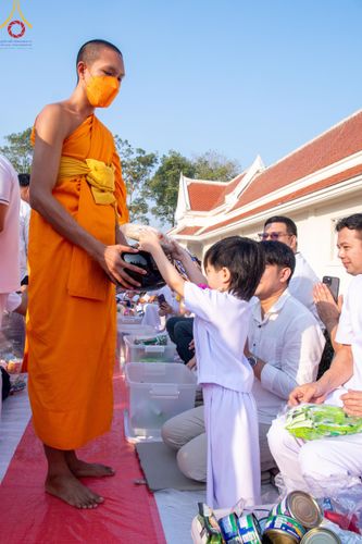 ภาพ No.116221:พิธีตักบาตรพระธรรมยาตรา ณ อนุสรณ์สถานลำดับที่ 4 สถานที่เกิดด้วยกายธรรม วัดโบสถ์(บน) จ.นนทบุรี วันที่ 21 มกราคม พ.ศ. 2567