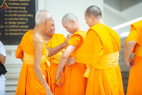 ภาพ No.156846:พิธีบรรพชาอุปสมบท ธรรมทายาท โครงการอุปสมบทหมู่บูชาธรรมครบรอบ 107 ปี วันครูผู้ค้นพบวิชชาธรรมกาย ณ โบสถ์พระไตรปิฏก วัดพระธรรมกาย วันเสาร์ที่ 14 กันยายน พ.ศ. 2567