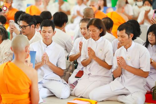 ภาพ No.141515:พิธีบรรพชาอุปสมบท โครงการอุปสมบทหมู่รุ่นผู้บริหาร รุ่นที่ 14 โครงการอุปสมบทหมู่ธรรมทายาท ระดับอุดมศึกษา รุ่นที่ 51 ภาคฤดูฝน ณ โบสถ์พระไตรปิฎก วัดพระธรรมกาย ในวันเสาร์ที่ 15 มิถุนายน พ.ศ. 2567