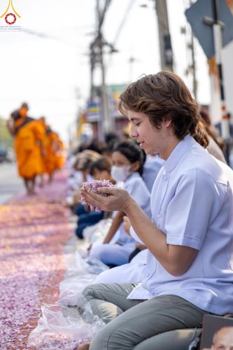 ภาพ No.120197:พิธีต้อนรับพระธรรมยาตรา ในโครงการธรรมยาตรา กตัญญูบูชา มหาปูชนียาจารย์ พระมงคลเทพมุนี(สด จนฺทสโร) พระผู้ปราบมาร อนุสรณ์สถาน 7 แห่ง ปีที่ 12 วันที่ 28 มกราคม พ.ศ. 2567 ณ วัดพระธรรมกาย จ.ปทุมธานี