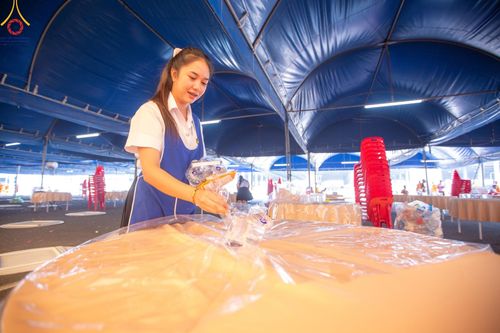 ภาพ No.59821:V.39 ทุ่มสุดใจ ธรรมชัย 80 ปี การเตรียมงาน การปฏิบัติงาน ของเจ้าหน้าที่หน่วยงานต่างๆ เพื่อพิธีฉลองอายุวัฒนมงคล 80 ปี หลวงพ่อธัมมชโย และรับถวายมหาสังฆทาน 10,000 กว่าวัดทั่วประเทศ ในวันคุ้มครองโลก จันทร์ที่ 22 เมษายน พ.ศ. 2567