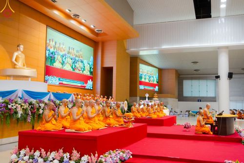 ภาพ No.167884:พิธีทอดกฐิน และ พิธีกรานกฐิน ในวันอาทิตย์ที่ 3 พฤศจิกายน พ.ศ. 2567 ณ วัดพระธรรมกาย จ.ปทุมธานี