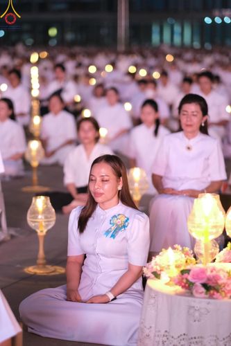 ภาพ No.122156:พิธีจุดประทีปถวายเป็นพุทธบูชา และบูชาธรรมมหาปูชนียาจารย์ พระมงคลเทพมุนี(สด จนฺทสโร) ในโครงการธรรมยาตรา กตัญญูบูชา มหาปูชนียาจารย์ พระมงคลเทพมุนี(สด จนฺทสโร) พระผู้ปราบมาร อนุสรณ์สถาน 7 แห่ง ปีที่ 12 วันที่ 31 มกราคม พ.ศ. 2567 ณ วัดพระธรรมกาย จ.ปทุมธานี