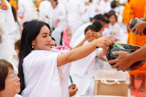 ภาพ No.118648:พิธีตักบาตรพระธรรมยาตรา ปีที่ 12 ณ อนุสรณ์สถานลำดับที่ 5 สถานที่เผยแผ่วิชชาธรรมกายครั้งแรก อนุสรณ์สถานบางปลา จ.นครปฐม วันที่ 25 มกราคม พ.ศ. 2567