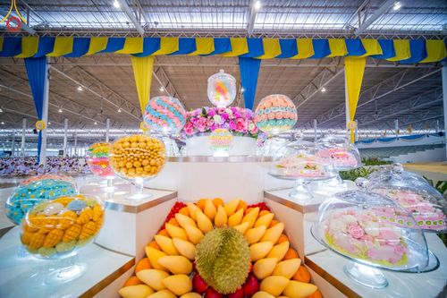 ภาพ No.136746:พิธีตักบาตร พิธีบูชาข้าวพระ ในวันอาทิตย์ต้นเดือนที่ 5 พฤษภาคม พ.ศ. 2567 ณ วัดพระธรรมกาย จ.ปทุมธานี