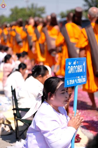 ภาพ No.304256:วันที่ 25 มกราคม พ.ศ. 2569 พิธีต้อนรับพระธรรมยาตรา  รร.สามัคคีราษฏร์บำรุง-วัดพระธรรมกาย ในโครงการธรรมยาตรา กตัญญูบูชา มหาปูชนียาจารย์ พระมงคลเทพมุนี(สด จนฺทสโร) พระผู้ปราบมาร อนุสรณ์สถาน 7 แห่ง ปีที่ 14